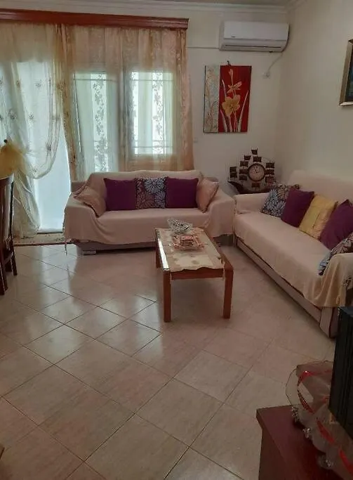 Misel Apartament Apartment Gjashte