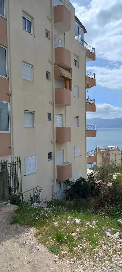 Misel Apartament Apartment Gjashte