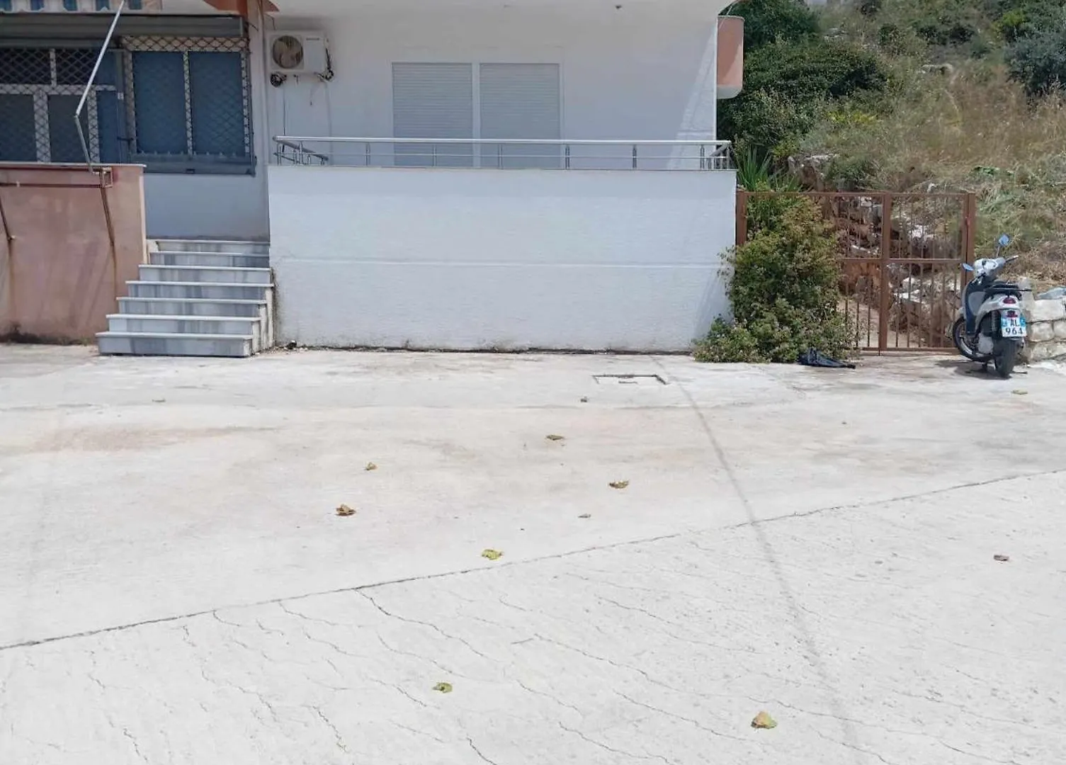 Misel Apartament Apartment Gjashte